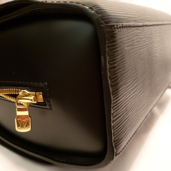 **SOLD**Louis Vuitton Pont Neuf Epi Noir -Black With Gold Hardware M52052 - 2004 - Picture 12 of 16